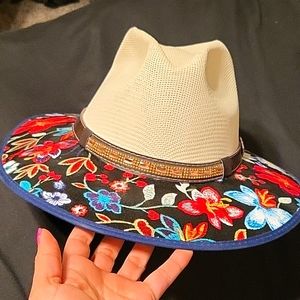 👒Artisanal Hat👒